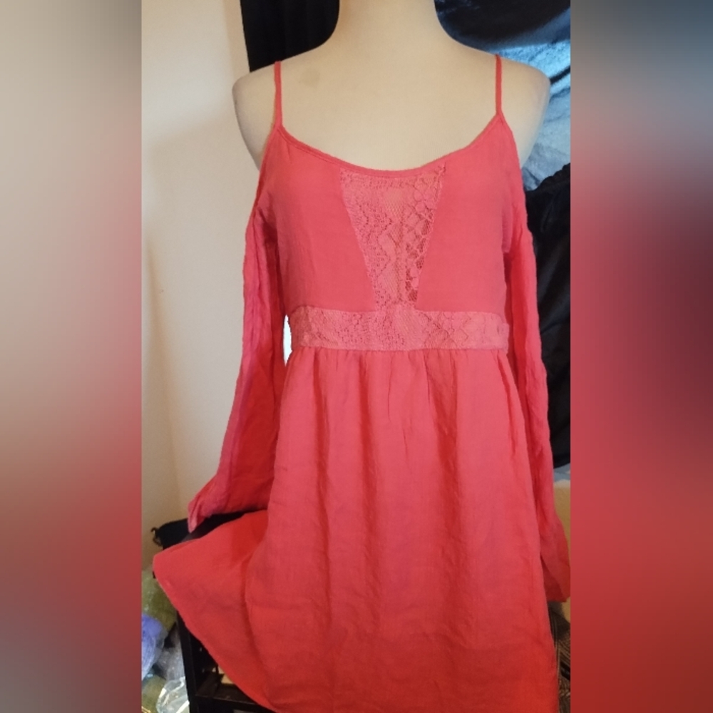 Honey Punch salmon off shoulder top